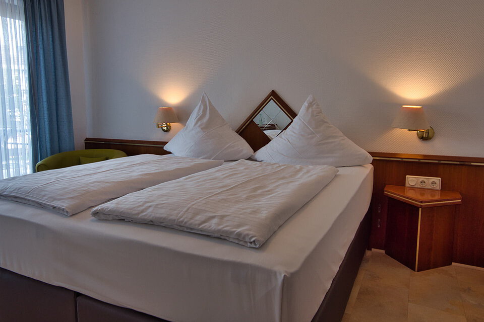 Doppelzimmer großes Bett