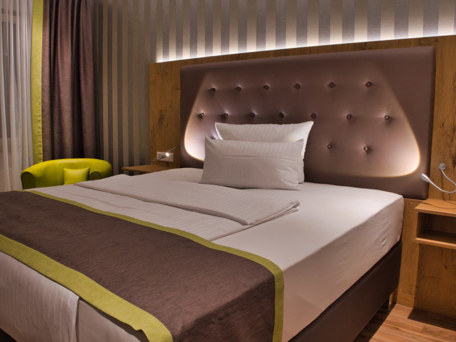 Doppelzimmer großes Bett eine Matratze
